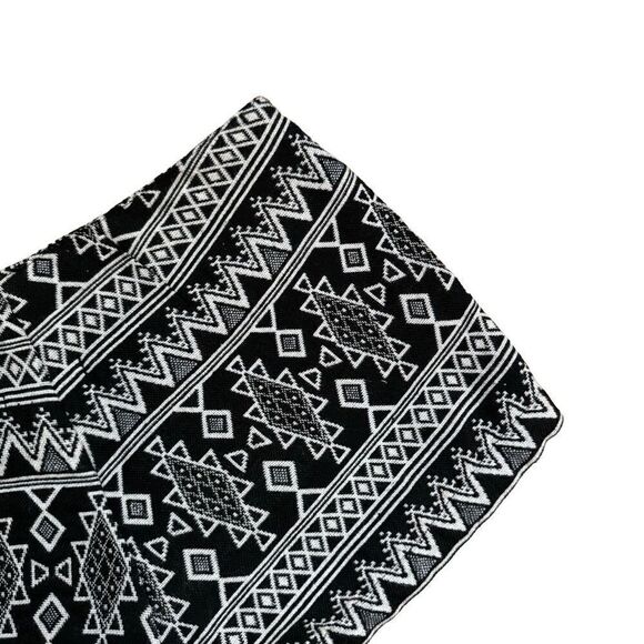 Billabong Black & White Textured Aztec Print High Waist Shorts Size Small - Picture 7 of 13